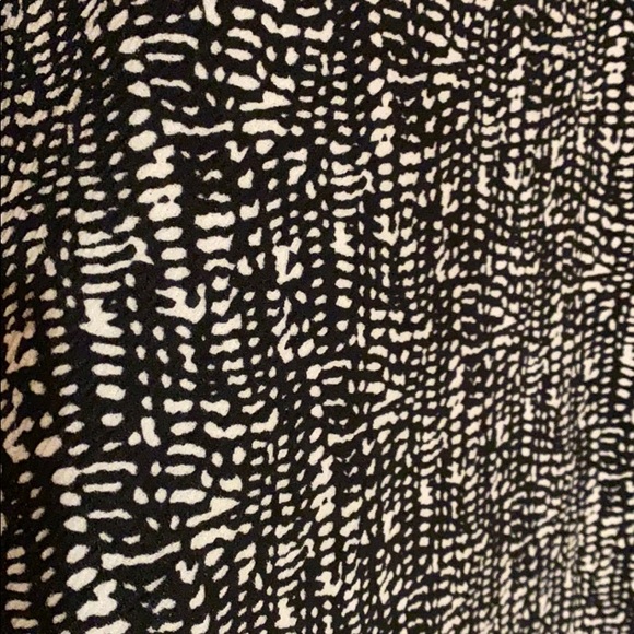 Brand new, black and white patterned dress - Picture 3 of 6